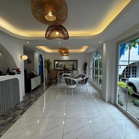 Bernese Resort Hotel Powered By Cocotel Ligao Esterno foto