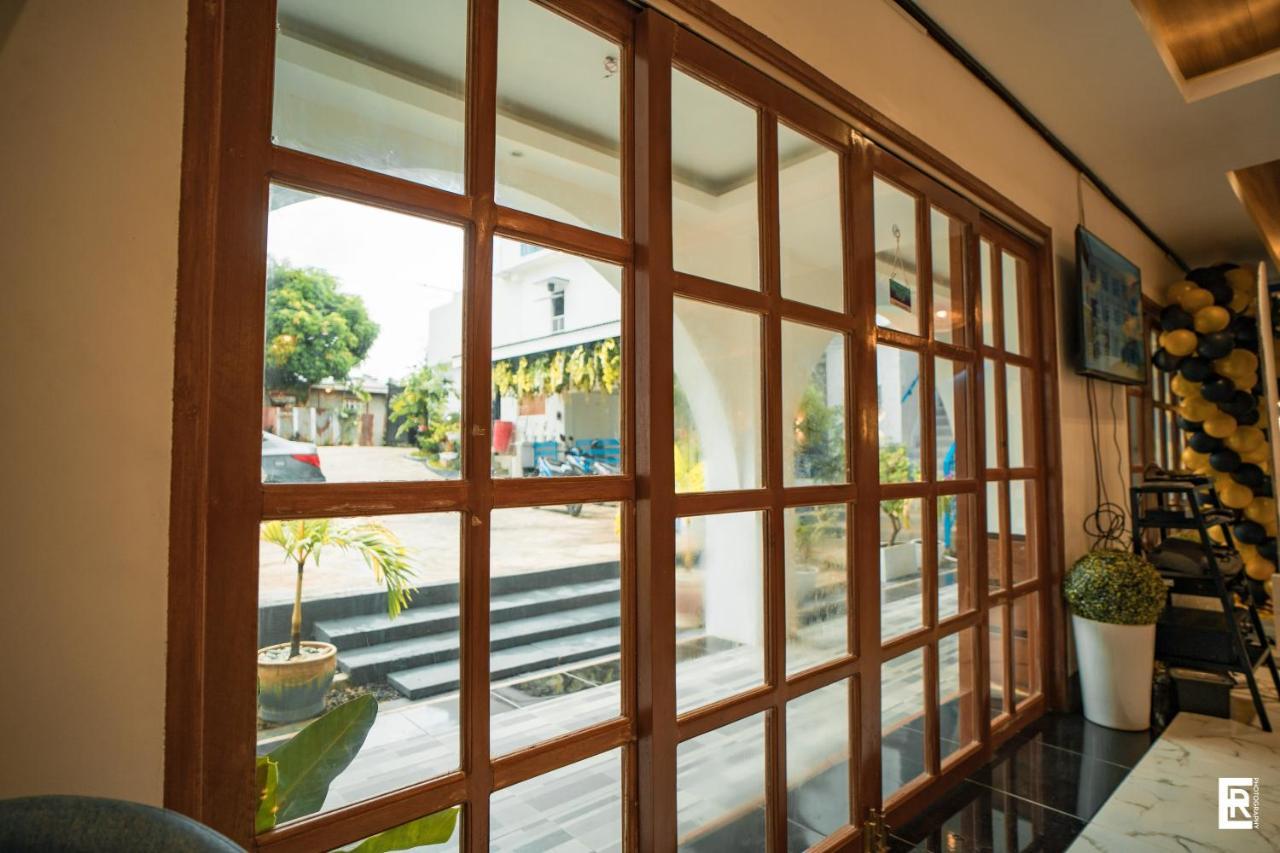 Bernese Resort Hotel Powered By Cocotel Ligao Esterno foto