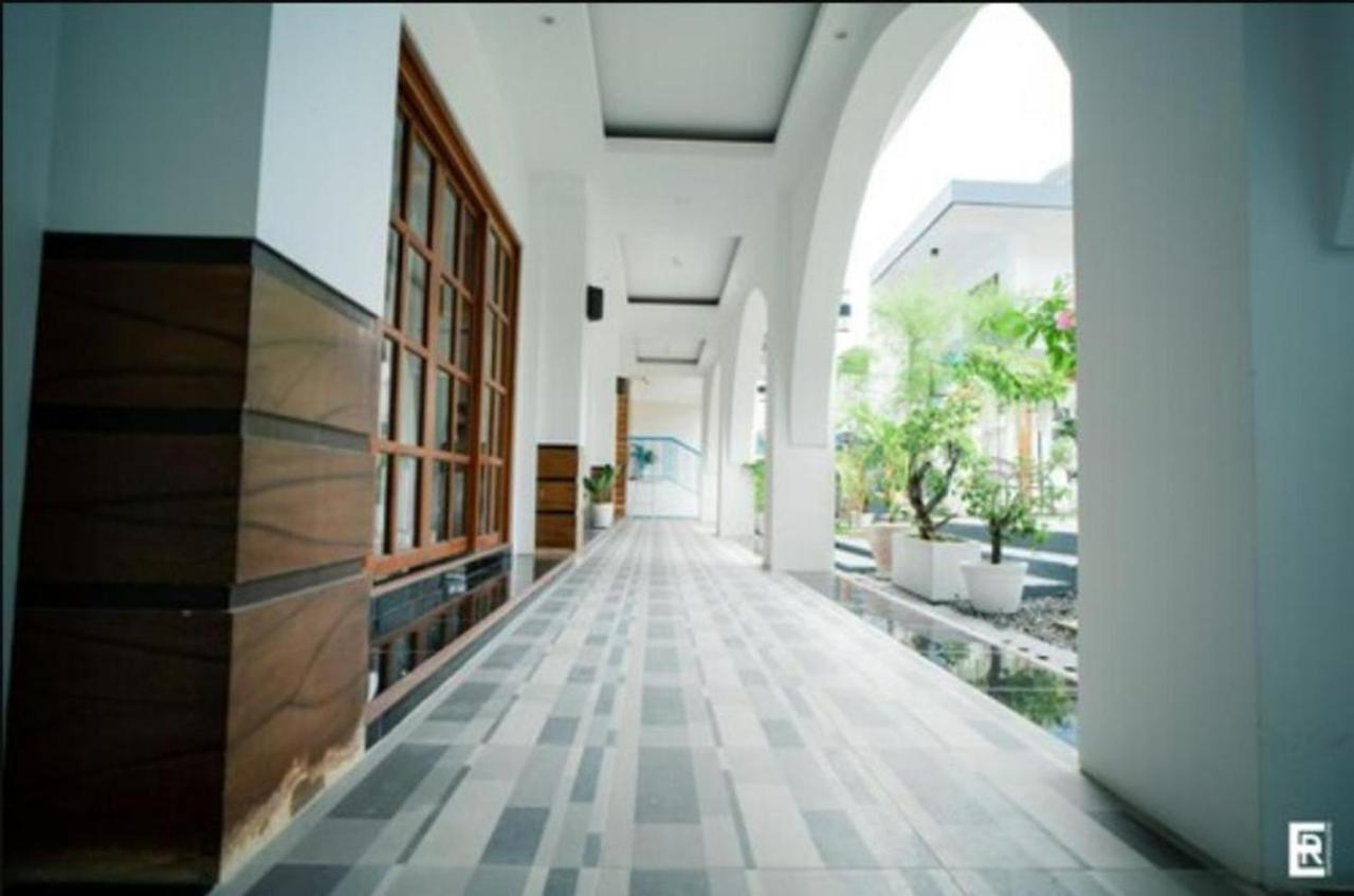 Bernese Resort Hotel Powered By Cocotel Ligao Esterno foto