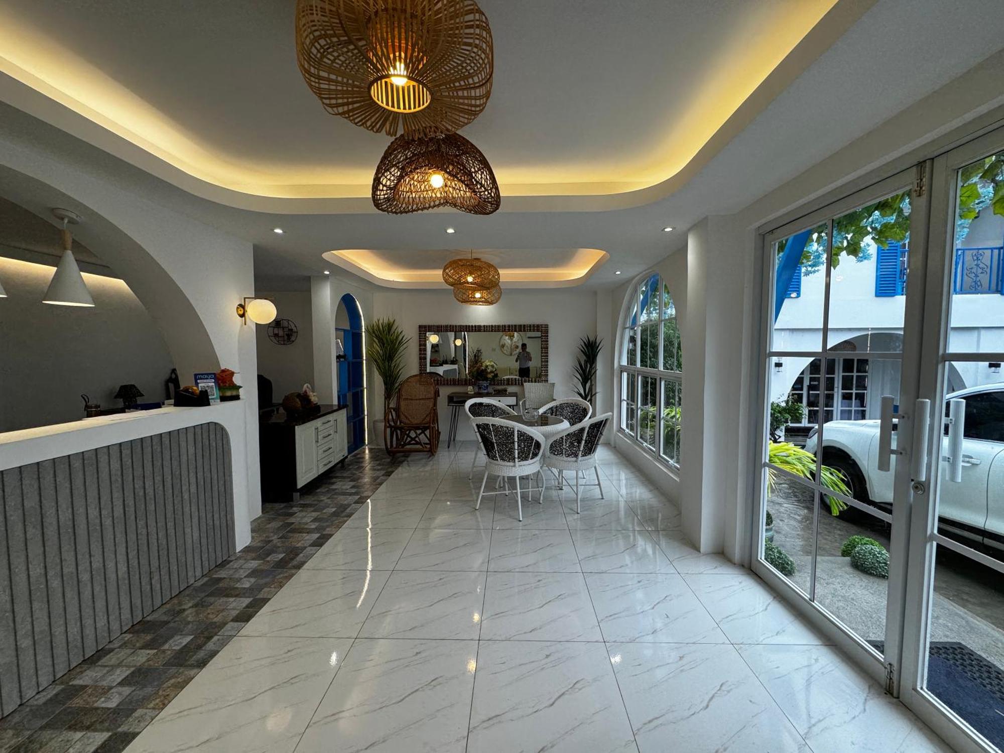 Bernese Resort Hotel Powered By Cocotel Ligao Esterno foto