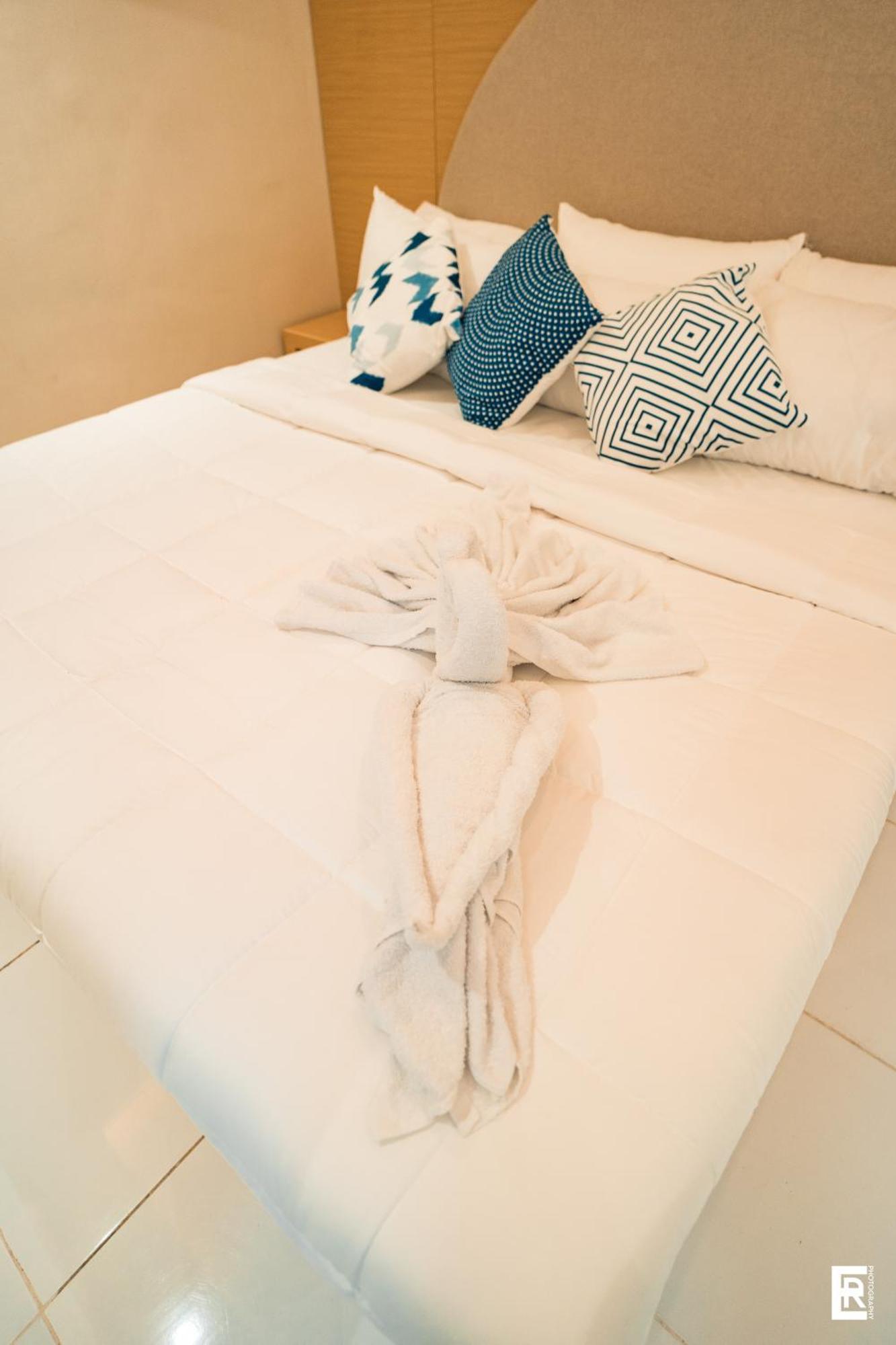 Bernese Resort Hotel Powered By Cocotel Ligao Camera foto