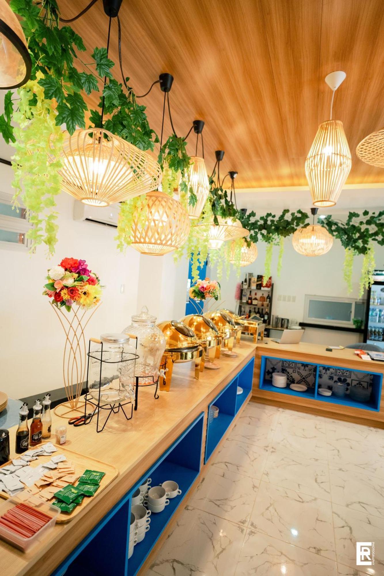 Bernese Resort Hotel Powered By Cocotel Ligao Esterno foto