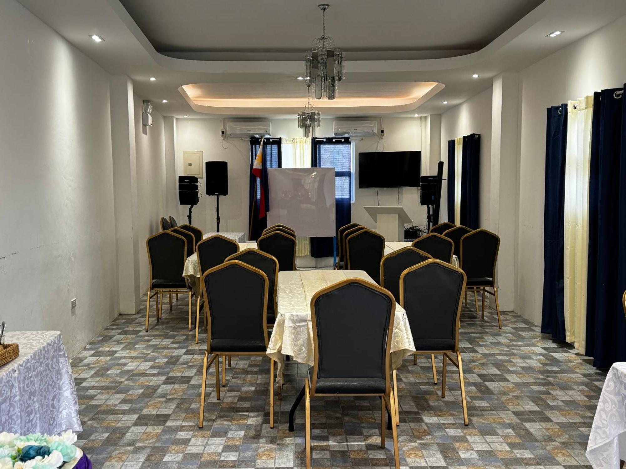Bernese Resort Hotel Powered By Cocotel Ligao Esterno foto